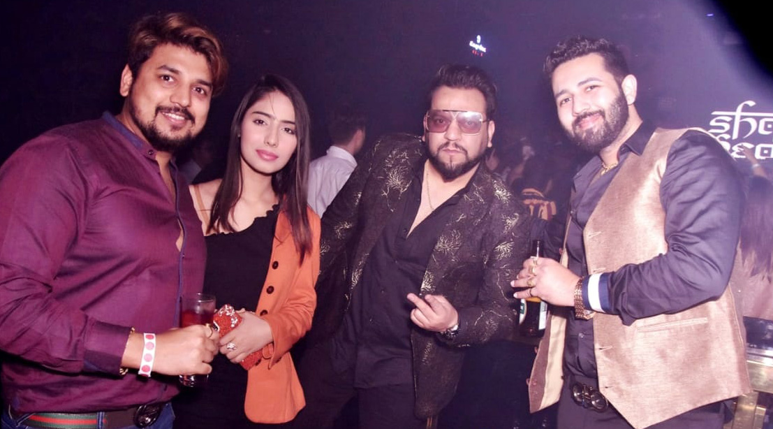 Read more about the article Fab Friday bash hosted by Karan Jaswal